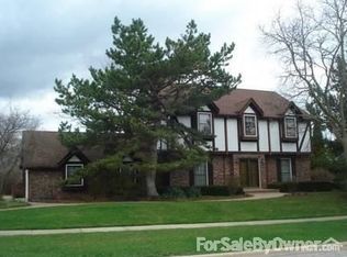 740 Summit Dr, Schaumburg, IL 60193