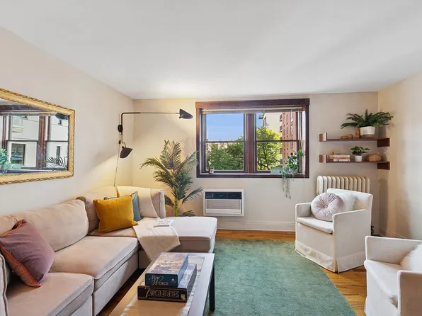 458 W 20th St APT 5D, New York, NY 10011