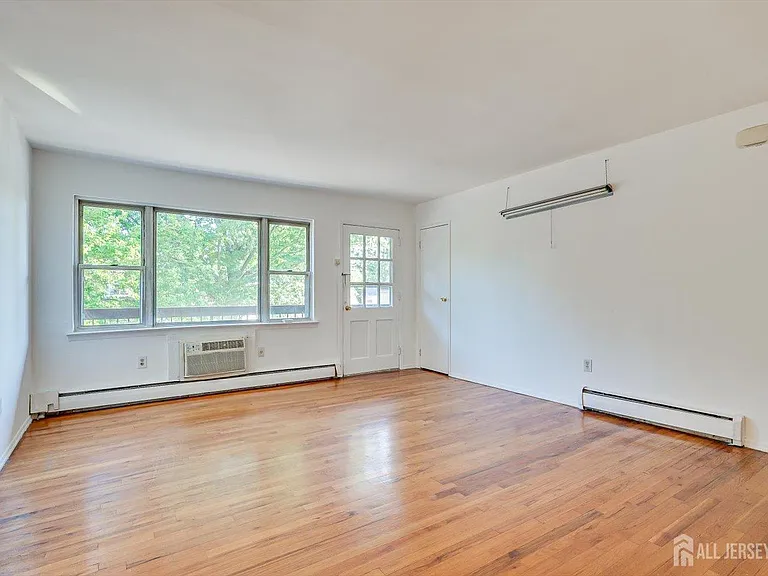 55 Gills Ln #28 — Photo 8
