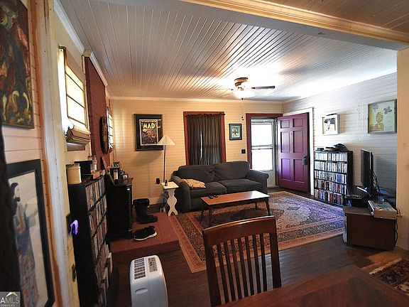 5th image of 126 Birch St