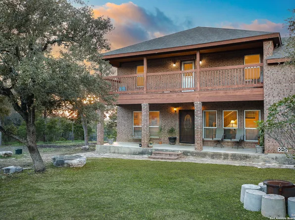 1319 County Road 2720, Mico, TX 78056