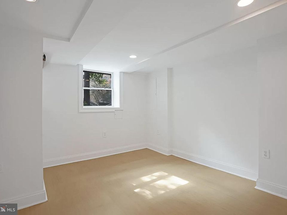 Front bedroom
