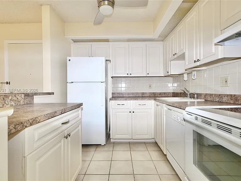 9448 S Belfort Cir #116 — Photo 1
