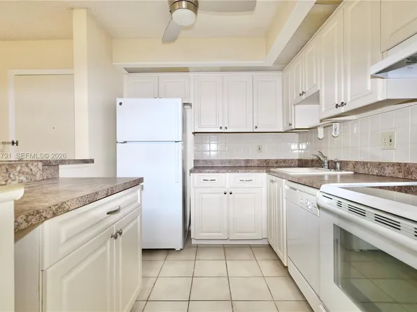 9448 S Belfort Cir #116, Fort Lauderdale, FL 33321
