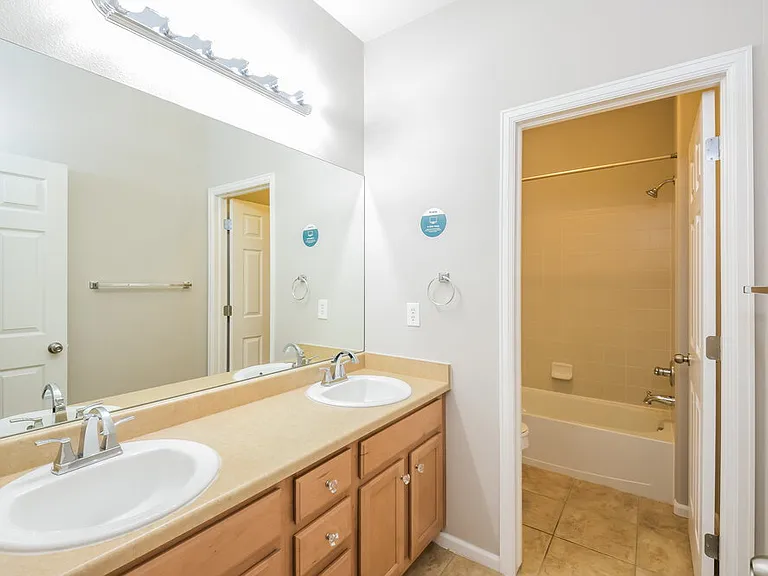 5647 S Buchanan St — Photo 16
