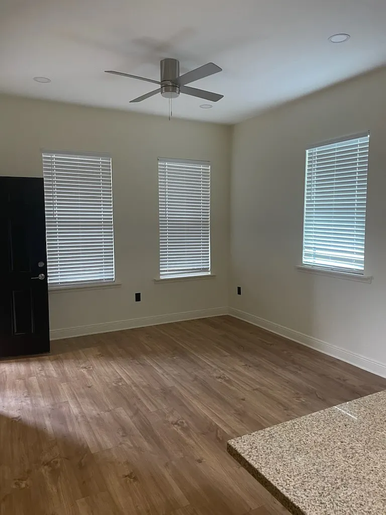3 bed, 1400 sqft, $1,995 — Photo 4