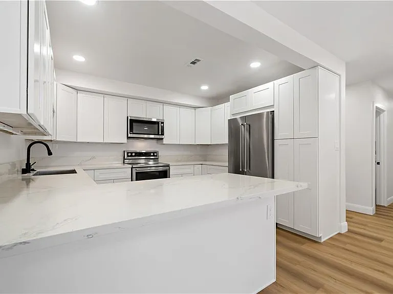 1360 Shadow Ln #M — Photo 7