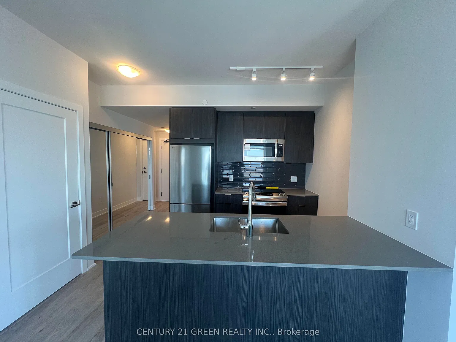 2 bed, $2,900 — Photo 4