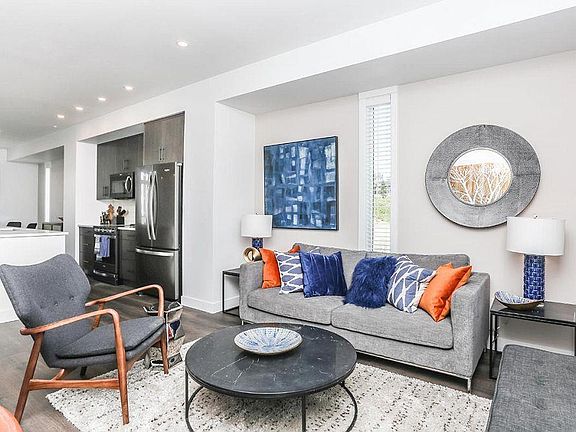 5th image of 610 Academy Way #327