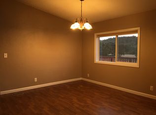 2929 E Antelope Rd, Eagle Point, OR 97524