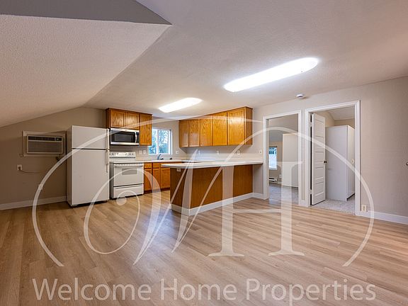 3rd image of 115 SE 3rd St APT C
