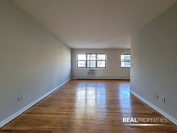 2nd image of 510 W Briar Pl APT 209