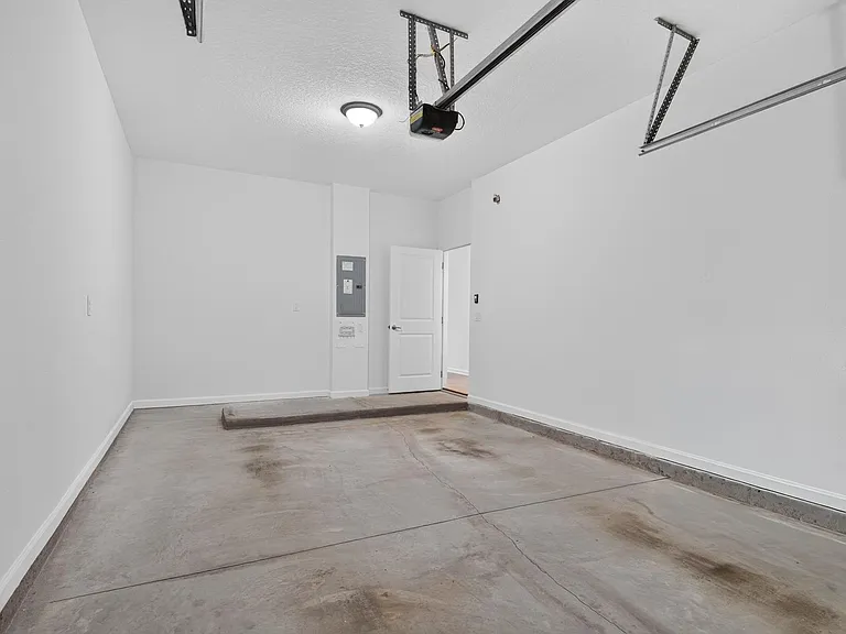 39 Mellowood Ln — Photo 27