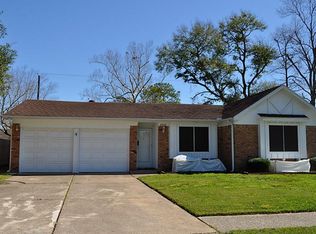 2905 Huckleberry Ln, Pasadena, TX 77502