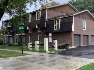 5721 W 103rd St APT 203, Oak Lawn, IL 60453