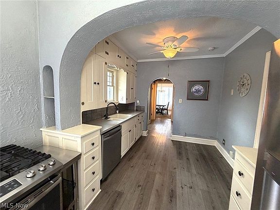 3rd image of 359 22nd St NW