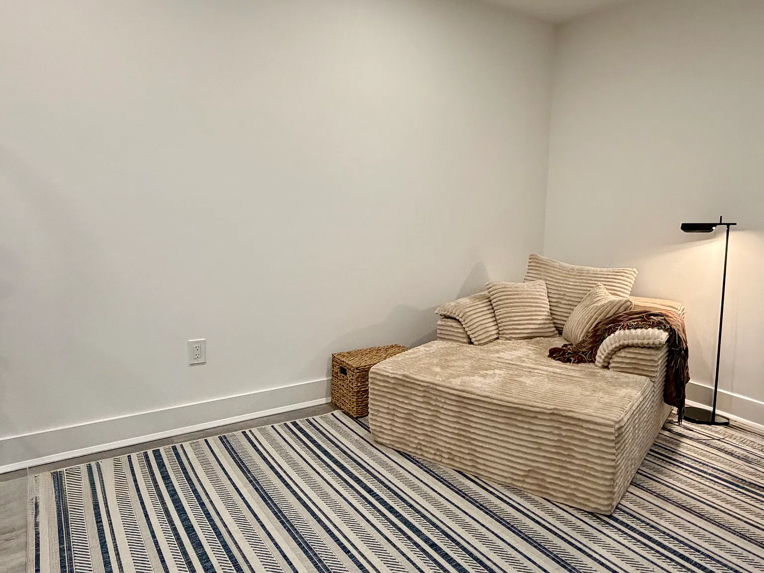 4 bed, 3.5 bath, 2650 sqft, $10,500 — Photo 4