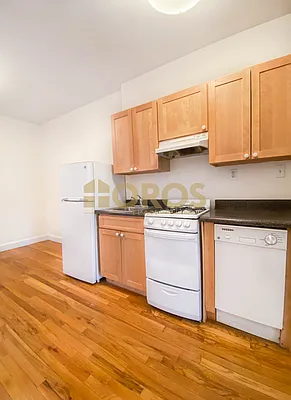 Rented by City Connections Realty | media 15