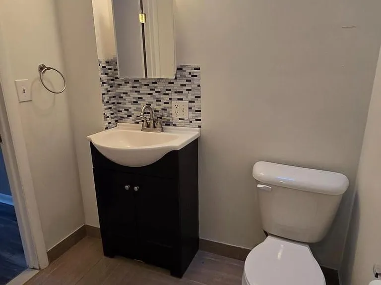 4303 Main St #3 — Photo 8