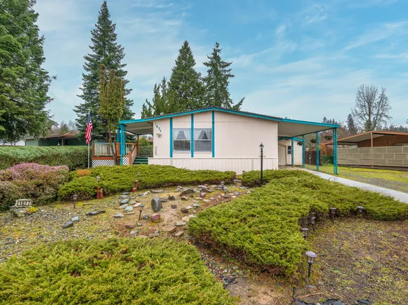 1077 Lee Roze Ln, Grants Pass, OR 97527