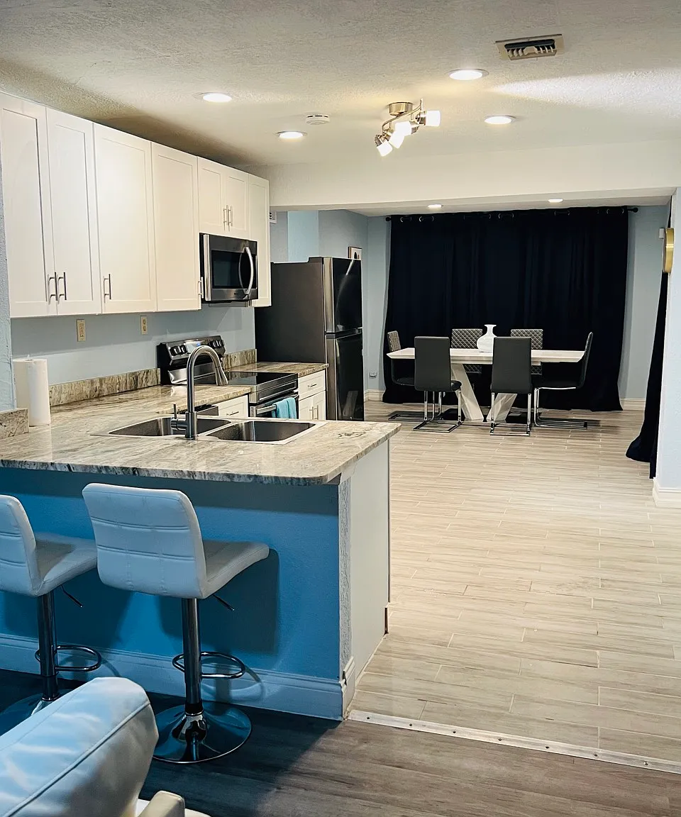 4 bed, 1402 sqft, $2,300 — Photo 1