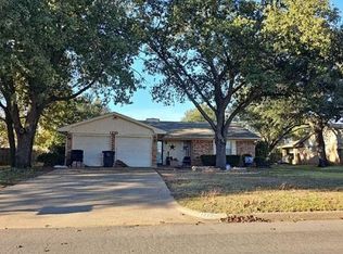 1210 Bradley Dr, Cleburne, TX 76033