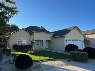 409 Dog Leg Dr, Fernley, NV 89408