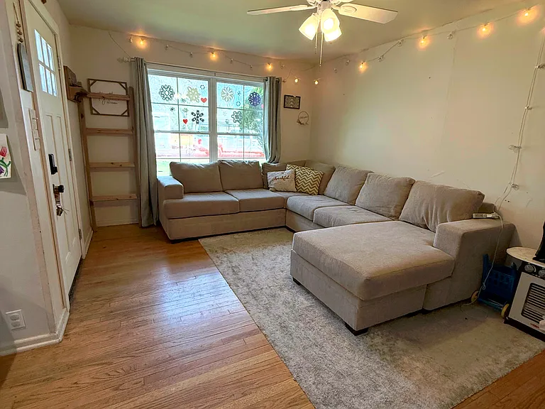 1007 Emery St — Photo 13
