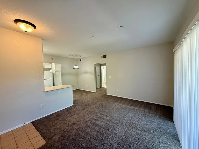 2291 W Horizon Ridge Pkwy #6231 — Photo 5