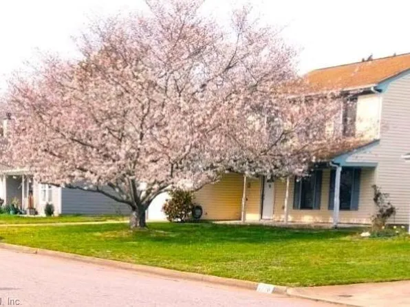 1712 Pathfinder Dr, Virginia Beach, VA 23454