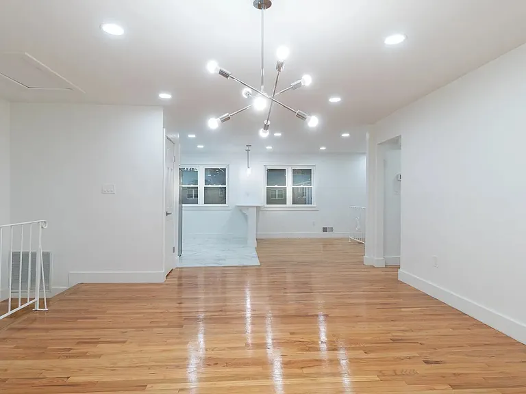 505 Adams Ln #EW101 — Photo 2