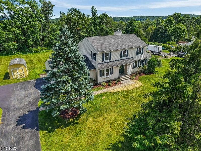 1st image of 9 North Field Dr