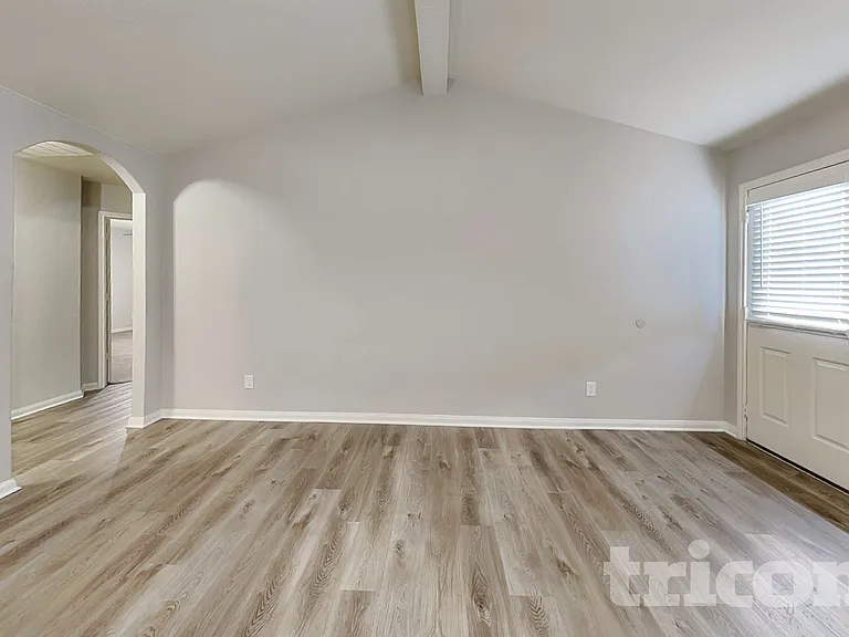 3414 Summer Mdw — Photo 3