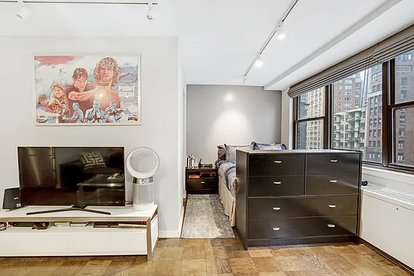 Sold by Compass | media 10