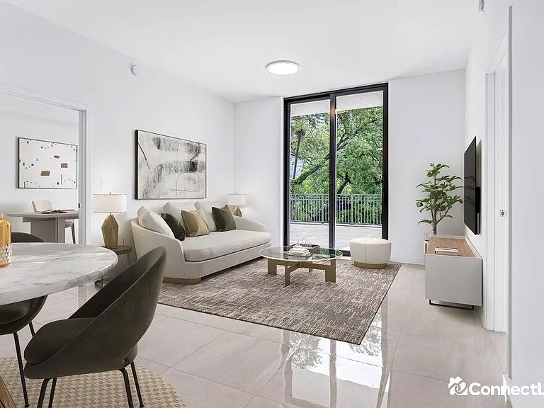 405 Hialeah Dr — Photo 4