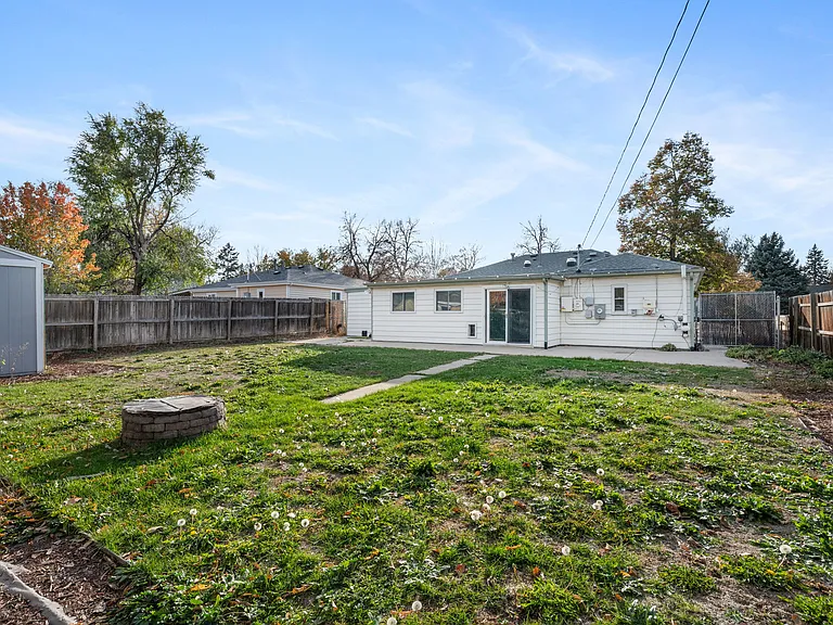 1060 Uvalda St — Photo 24