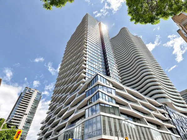 85 Wood St, Toronto, ON