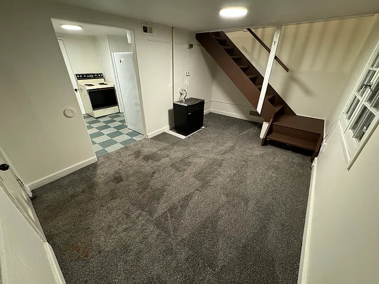 654 1/2 N 100 E — Photo 17
