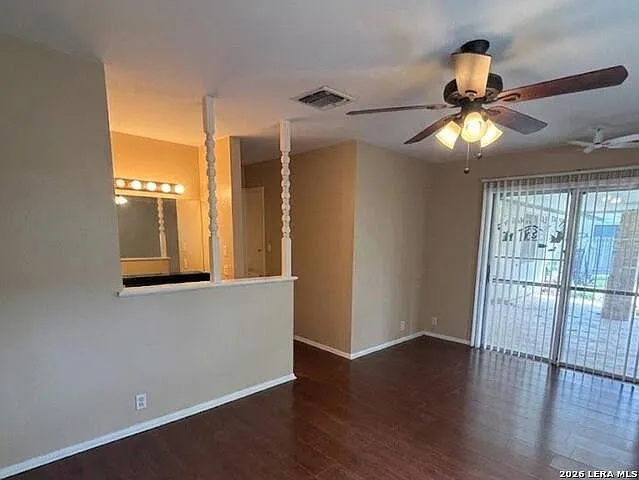 4307 Markham St — Photo 13