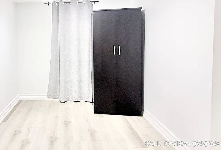 48 Parkington Cres #2 — Photo 5