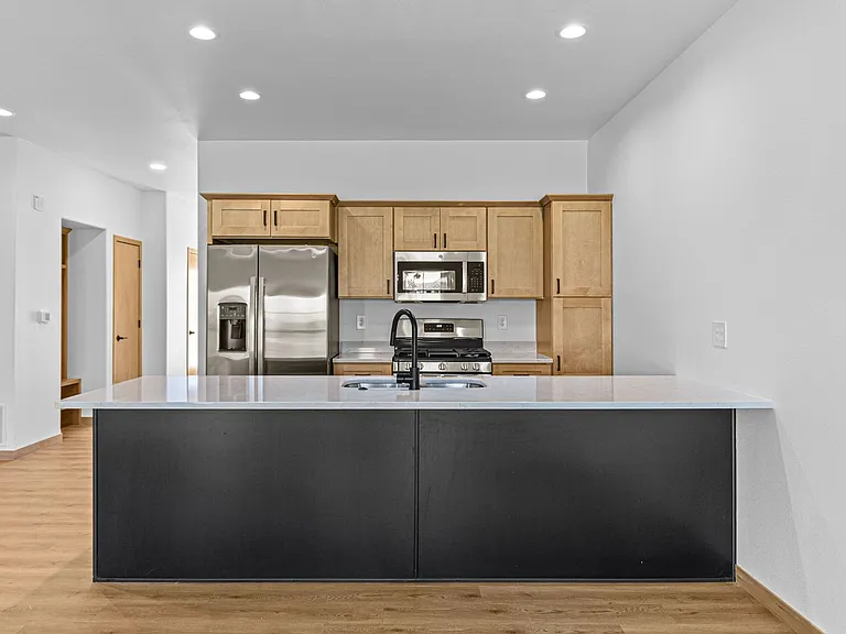 630 Catherine Dr — Photo 10