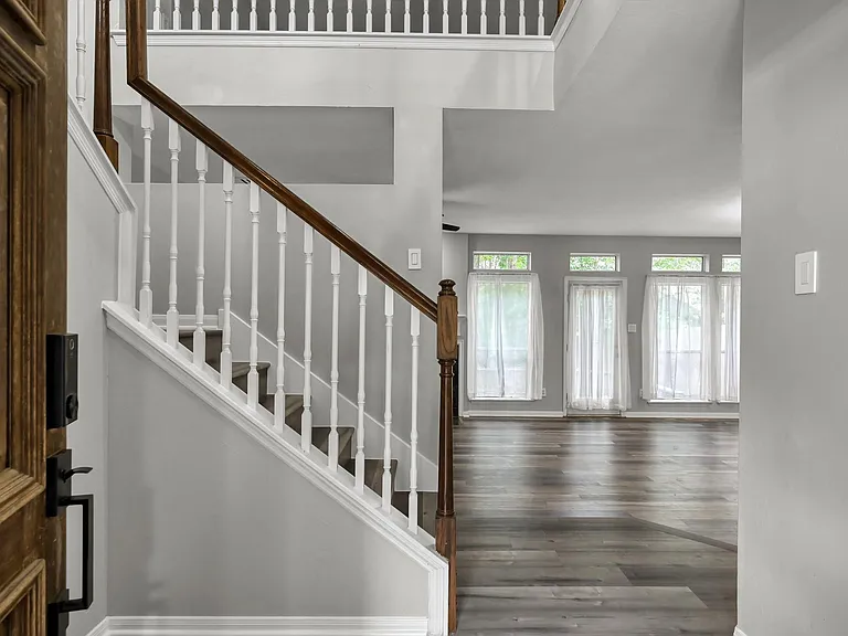 23 Alderon Woods Pl — Photo 8