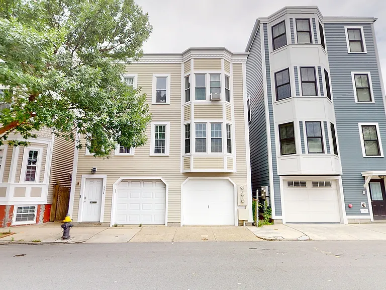 324 W 3rd St #2 — Photo 28