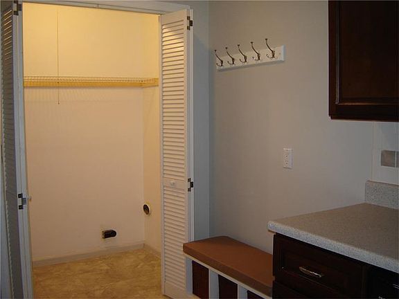 5th image of 3631 Collins Dr
