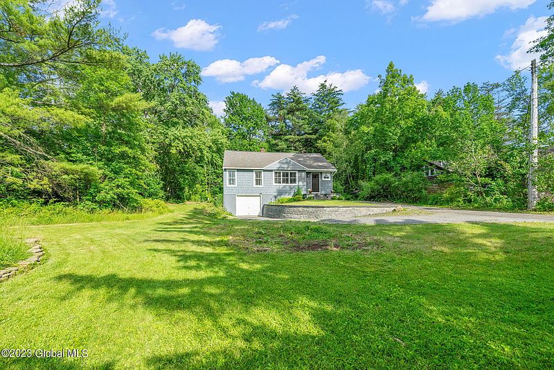 2nd image of 1102 Mohawk Road