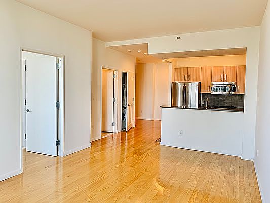 1st image of 229 W 60th St APT 26o