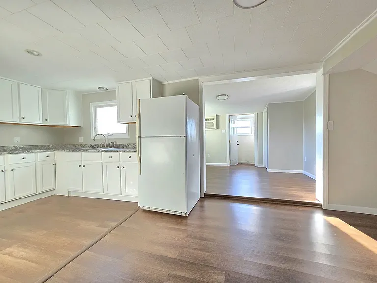 919 S 25th St — Photo 5