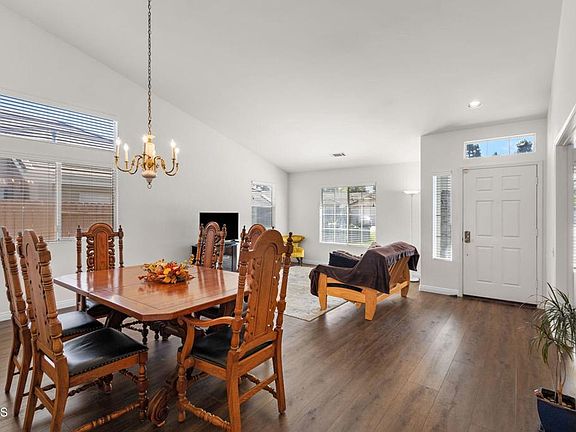 5th image of 2661 Waverly Ave