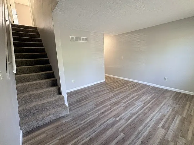 Building Photo - 1001 Belle Valley Dr #6