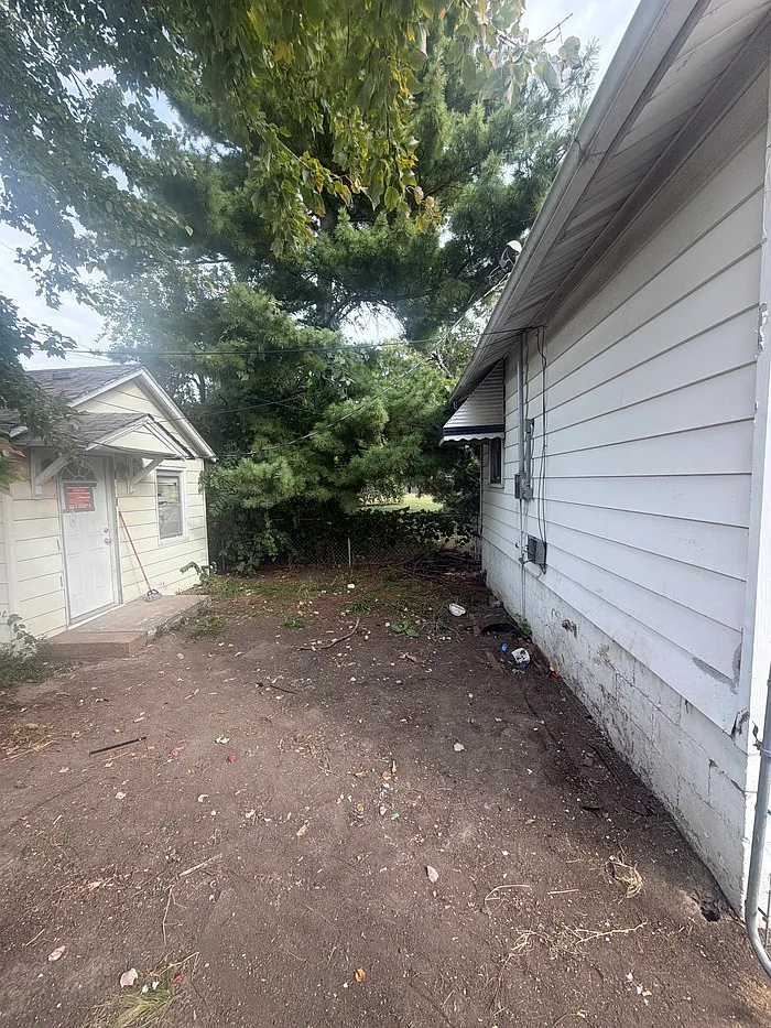 2 bed, 1.0 bath, $600 — Photo 4